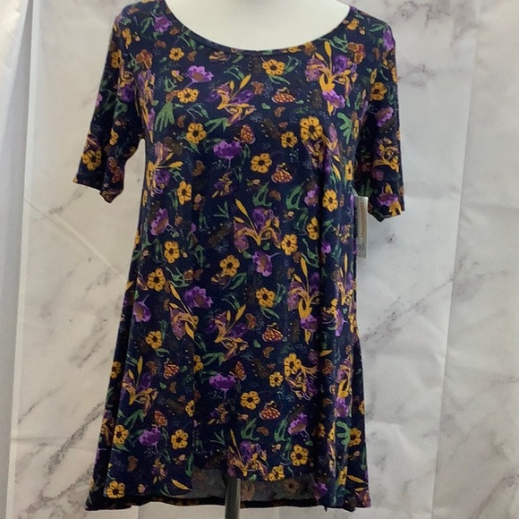 NWT- Lularoe- Women’s Top - Picture 1 of 3